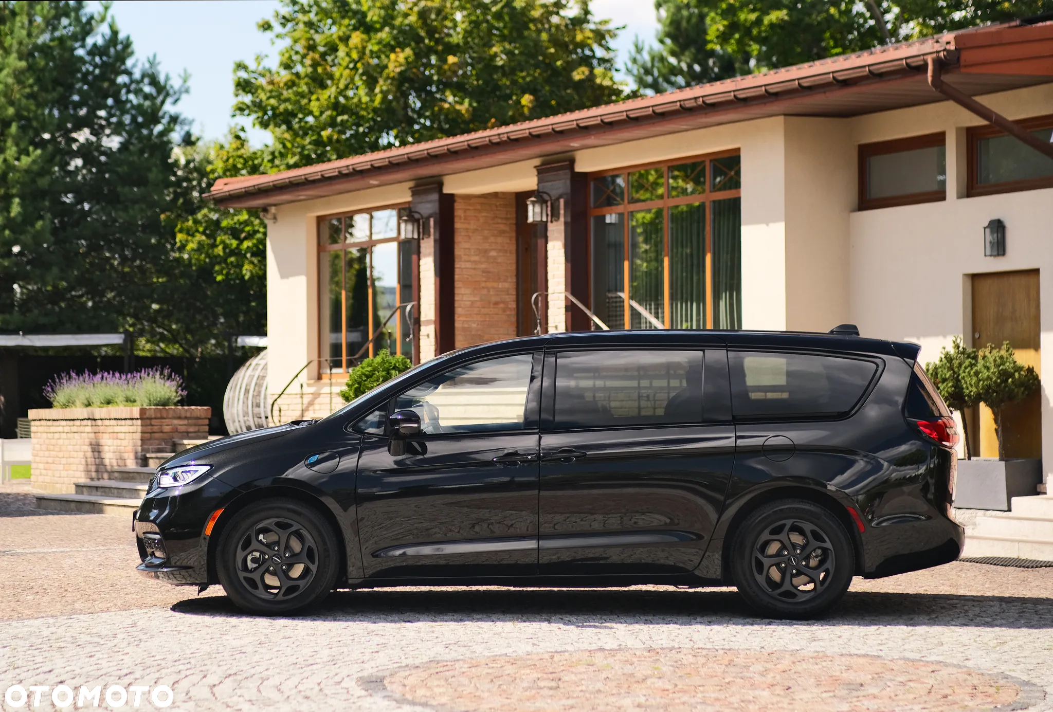 Chrysler Pacifica - 10