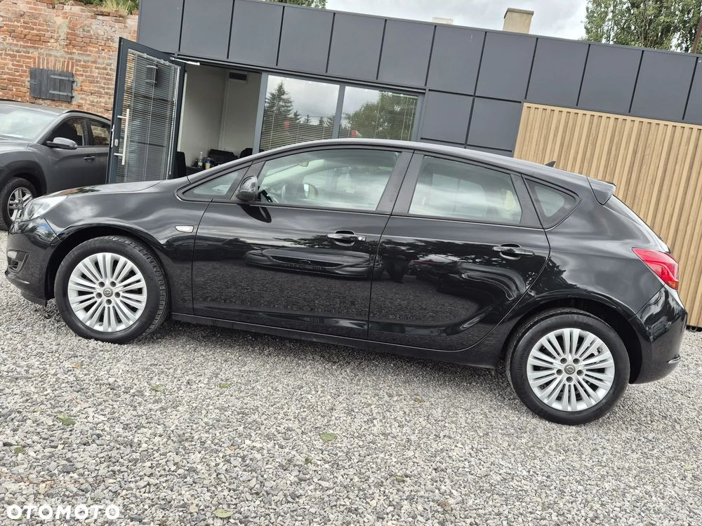 Opel Astra 1.6 CDTI Essentia - 6