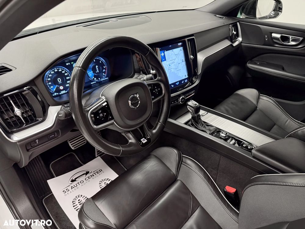 Volvo V60 D4 R-Design - 22