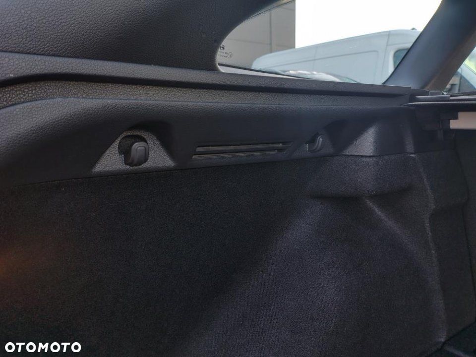 Hyundai i30 1.5 DPI Classic + - 11