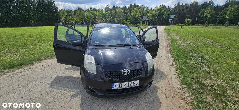 Toyota Yaris - 10