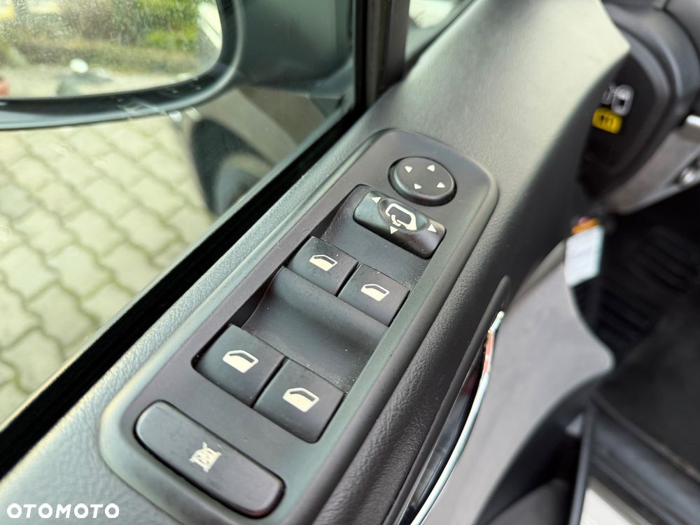 Peugeot 807 HDi 135 Platinum - 15