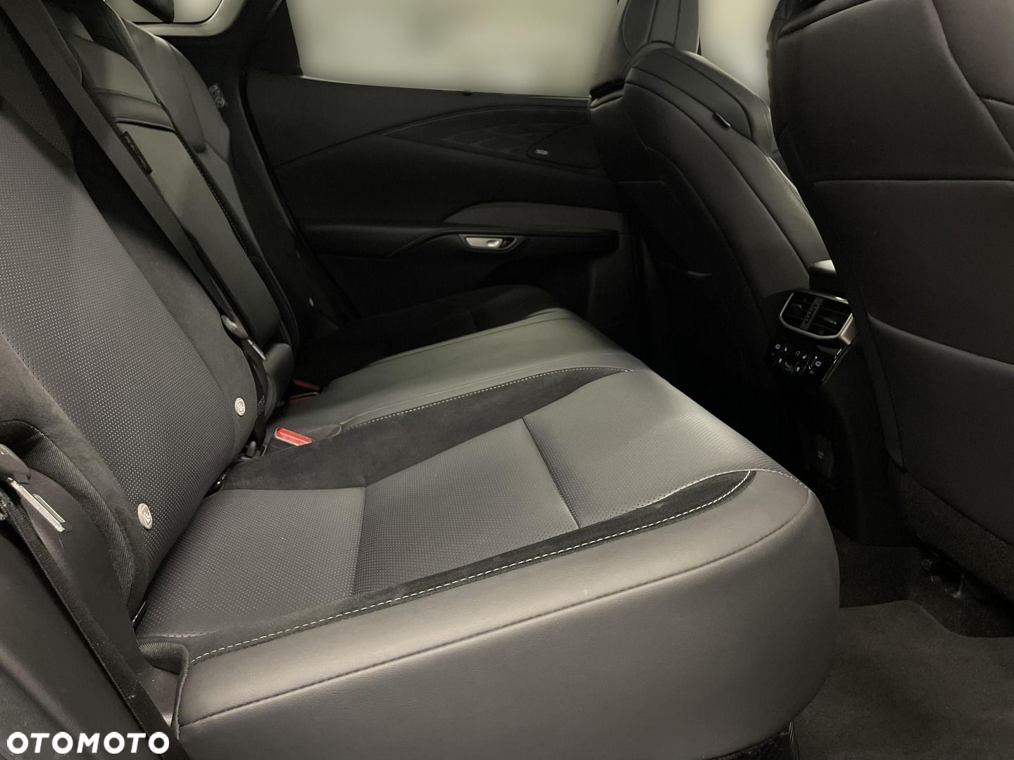 Lexus RX - 17