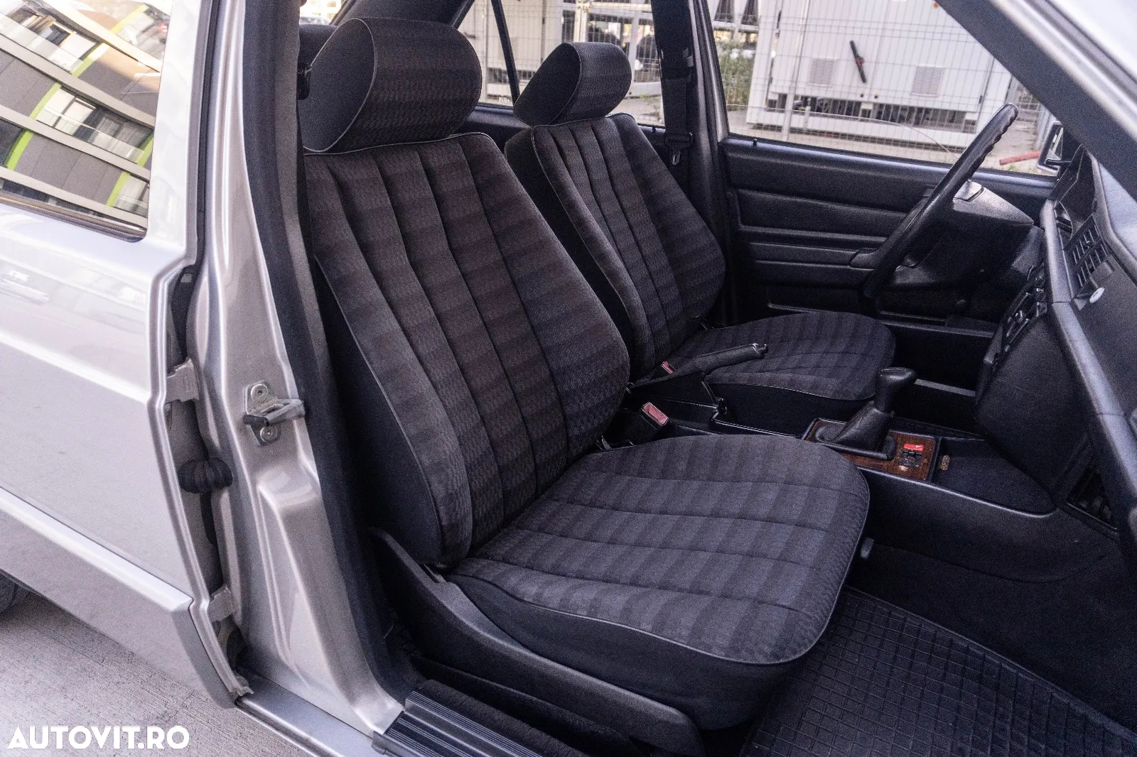 Mercedes-Benz 190 - 20