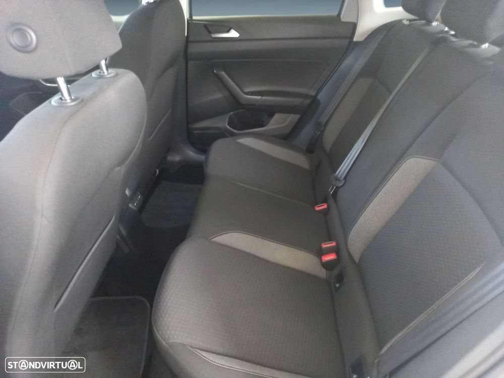 Volkswagen Taigo 1.0 TSI Urban DSG — fotografia 15
