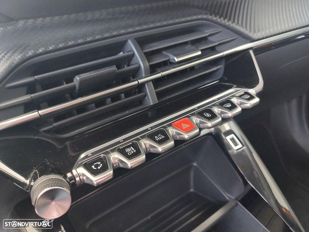 Peugeot e-2008 50 kWh Active Pack - 36