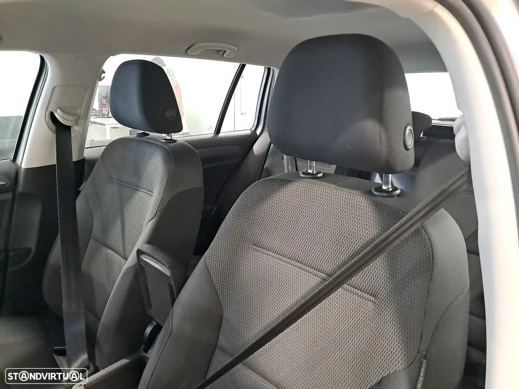 VW Golf Variant 1.6 TDi Confortline - 9