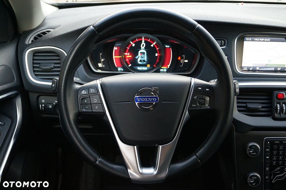 Volvo V40 D3 Summum - 22