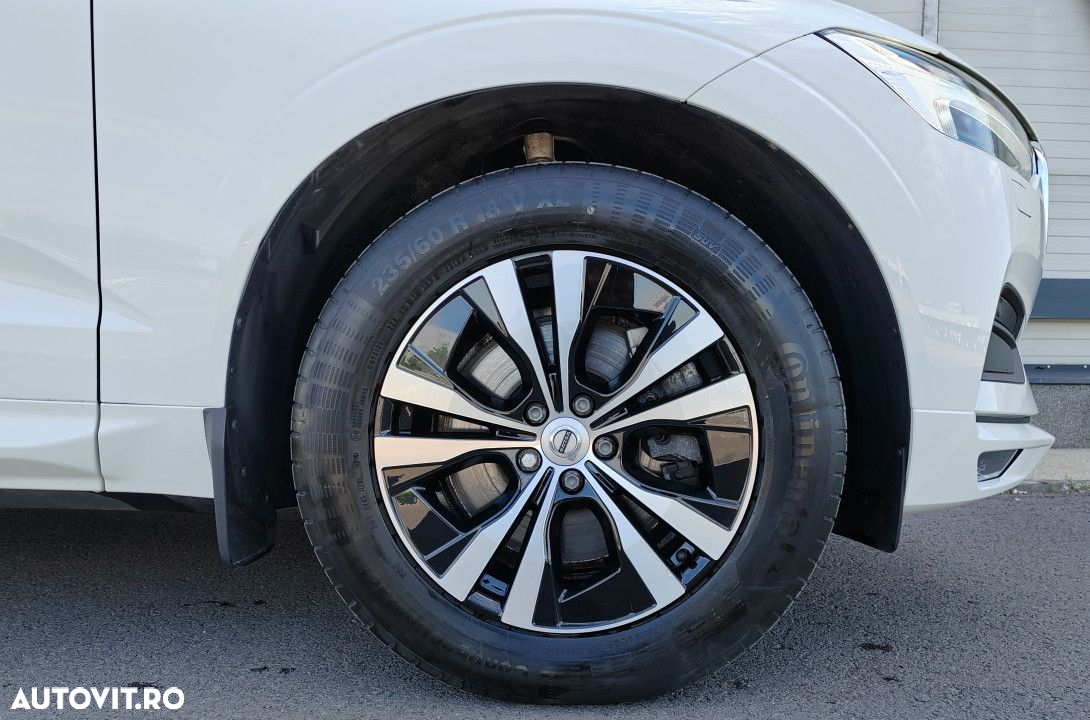 Volvo XC 60 B5 MHEV AT8 AWD Momentum Pro - 27