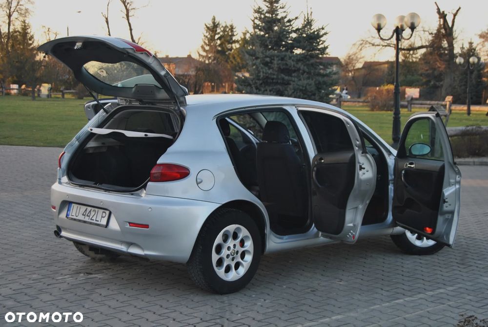 Alfa Romeo 147 1.6 Twin Spark 16V 120 - 19