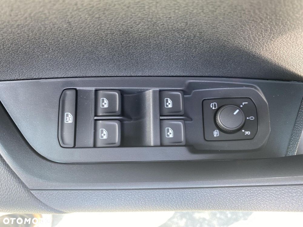 Skoda Karoq 1.5 TSI ACT Sportline DSG - 27