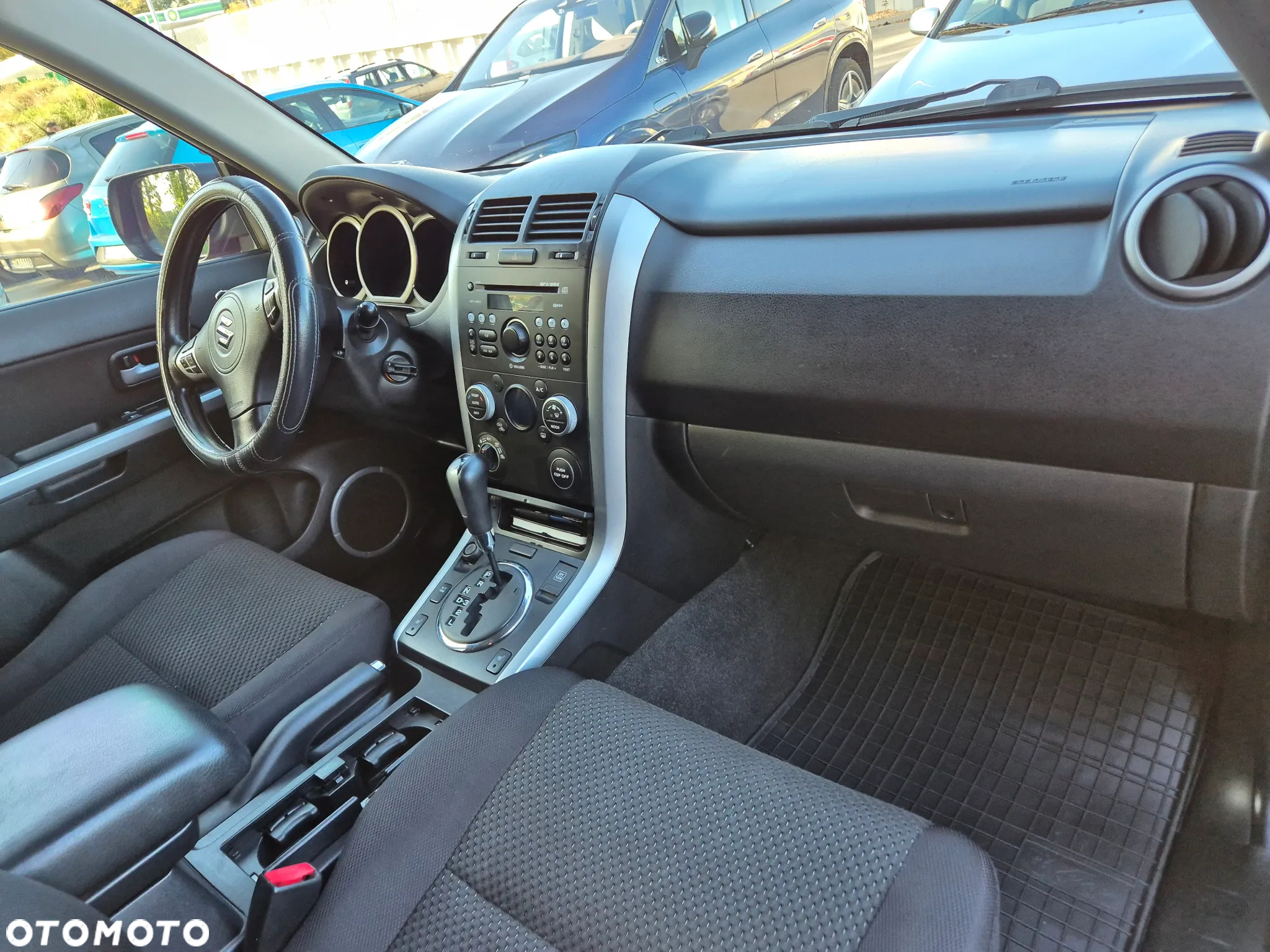 Suzuki Grand Vitara 2.4 De Luxe - 12