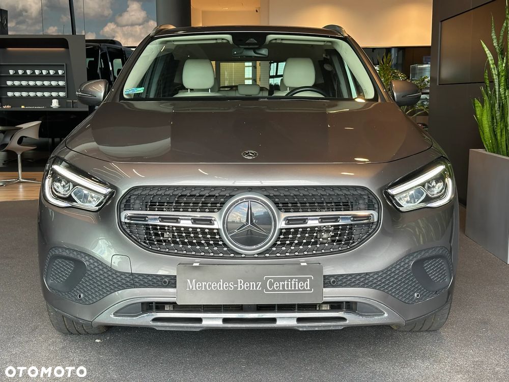 Mercedes-Benz GLA 200 Progressive - 2