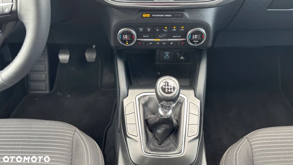 Ford Kuga 2.0 EcoBlue Hybrid TITANIUM - 26