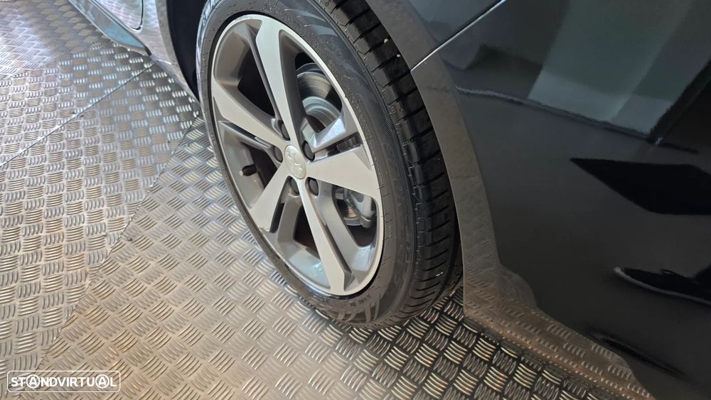 Peugeot 308 SW 1.6 BlueHDi GT Line - 32