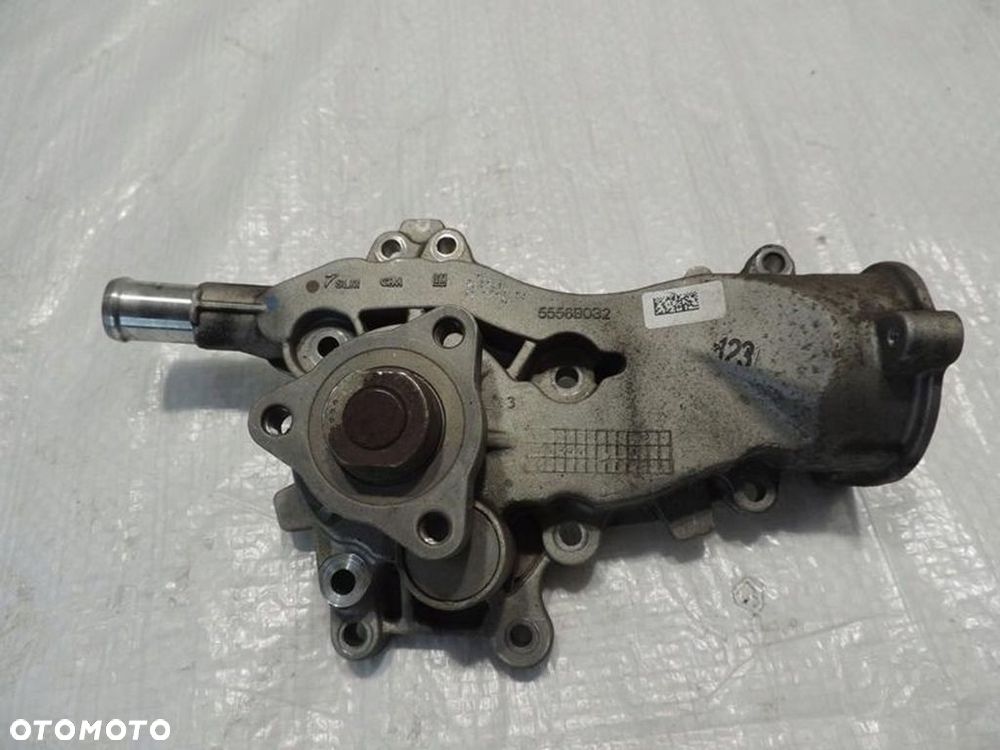 POMPA WODY OPEL CORSA D 1.2 1.4 XER 55568032 - 1