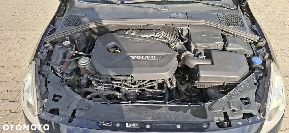 Volvo V60 T3 Kinetic - 32