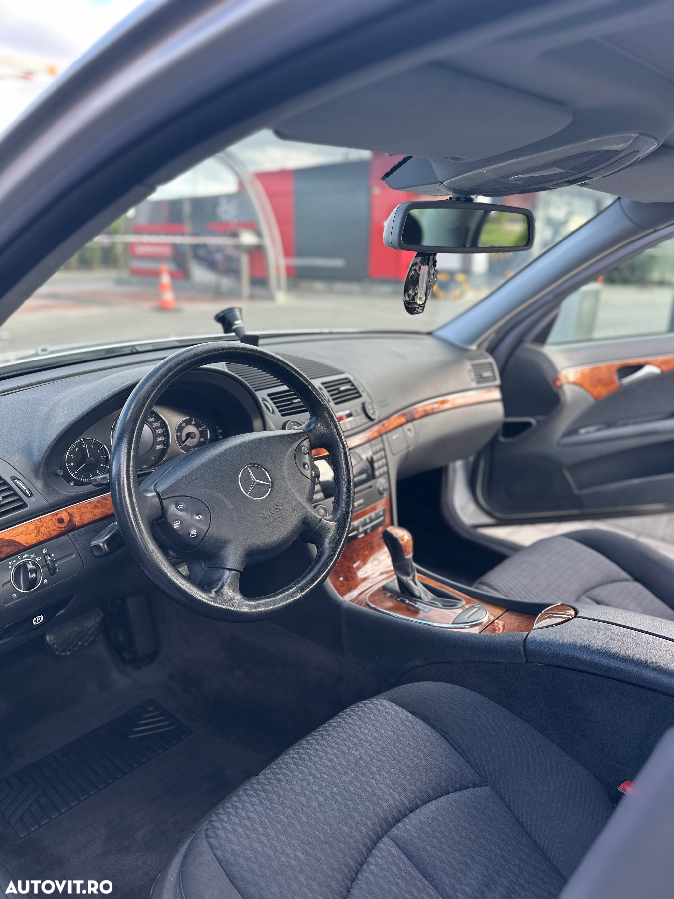 Mercedes-Benz E - 24