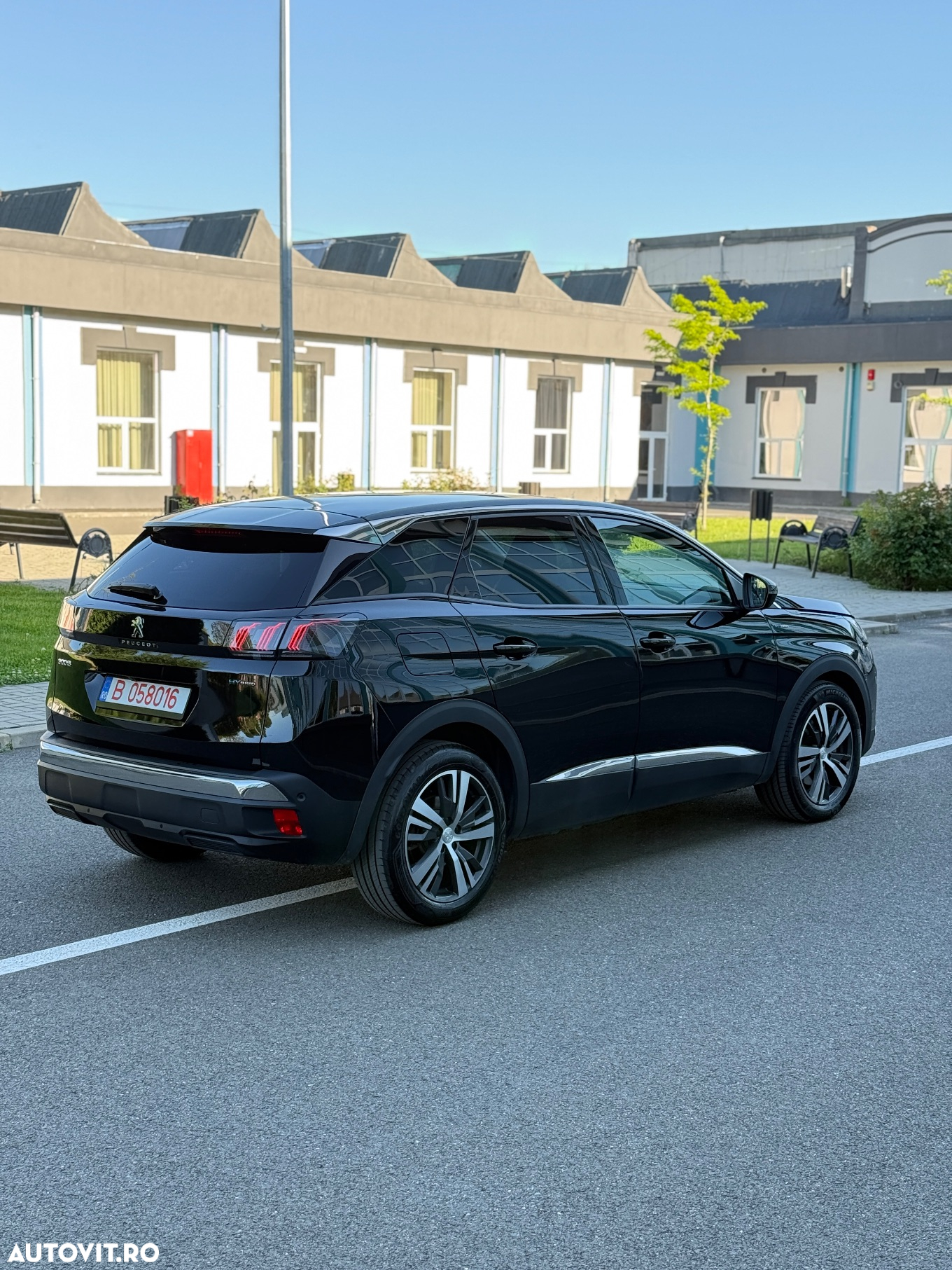 Peugeot 3008 PHEV EAT8 Allure - 4