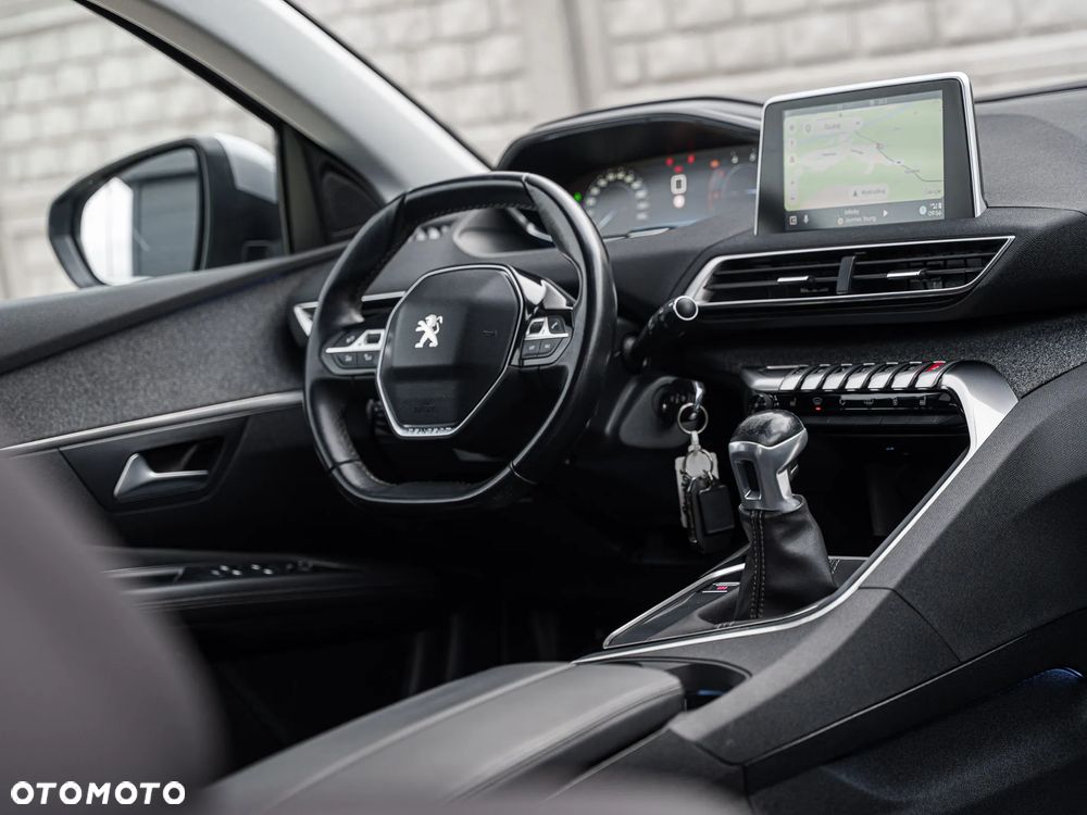 Peugeot 3008 1.5 BlueHDi Allure S&S - 18
