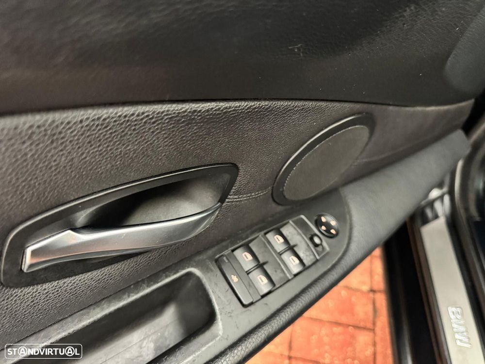 BMW 520 d Touring Executive - 26