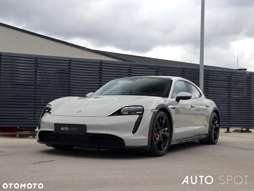 Porsche Taycan 4S - 12
