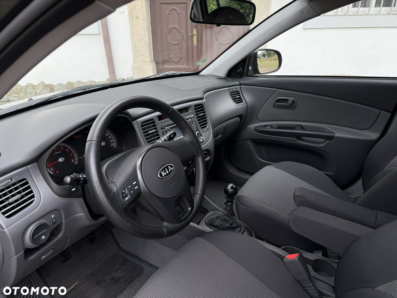 Kia Rio 1.4 Comfort - 5