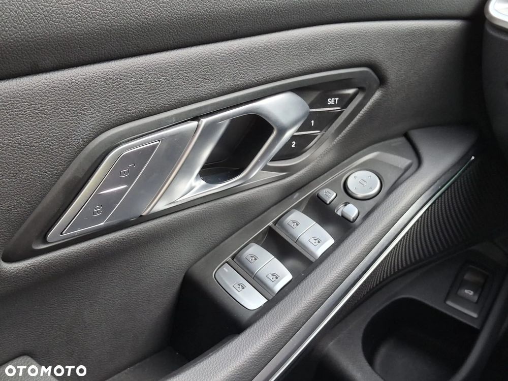 BMW Seria 3 320d mHEV M Sport sport - 38