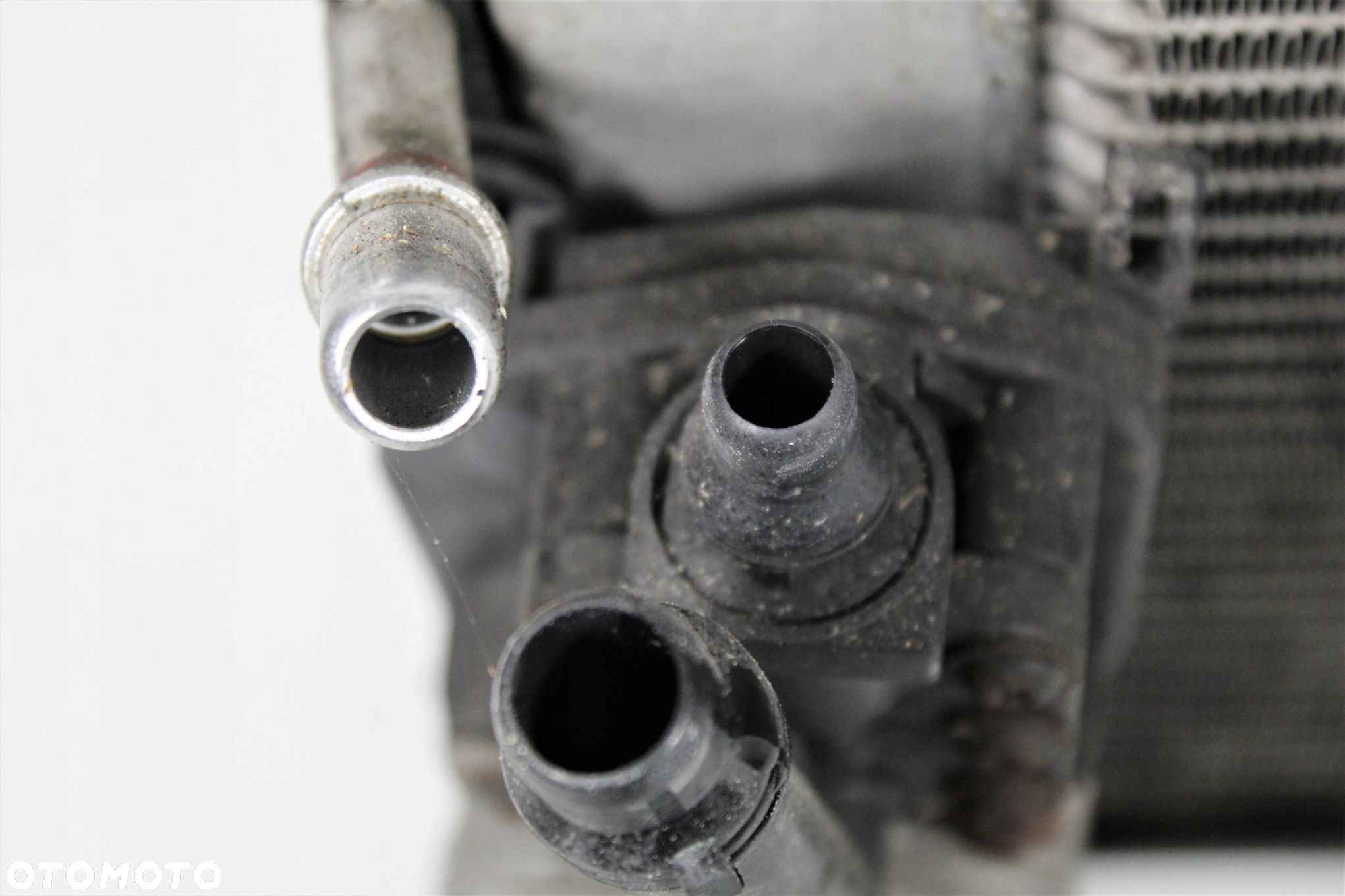 PAS PRZEDNI BELKA CHŁODNICE BMW E60 E61 2.5B 3.0B - 13