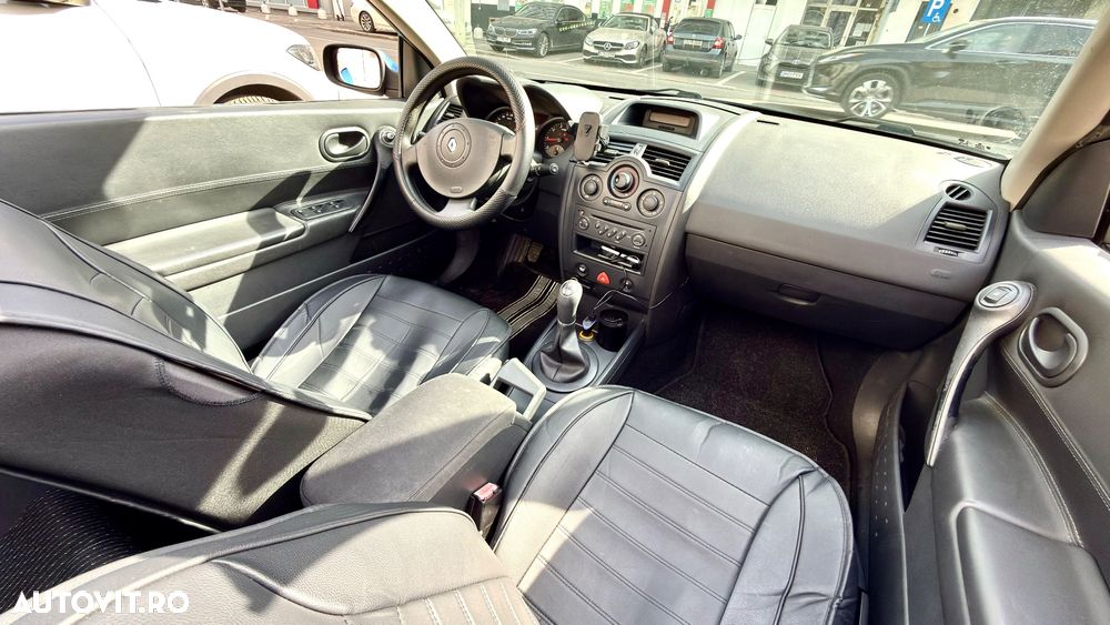 Renault Megane II 1.6 Influence - 11