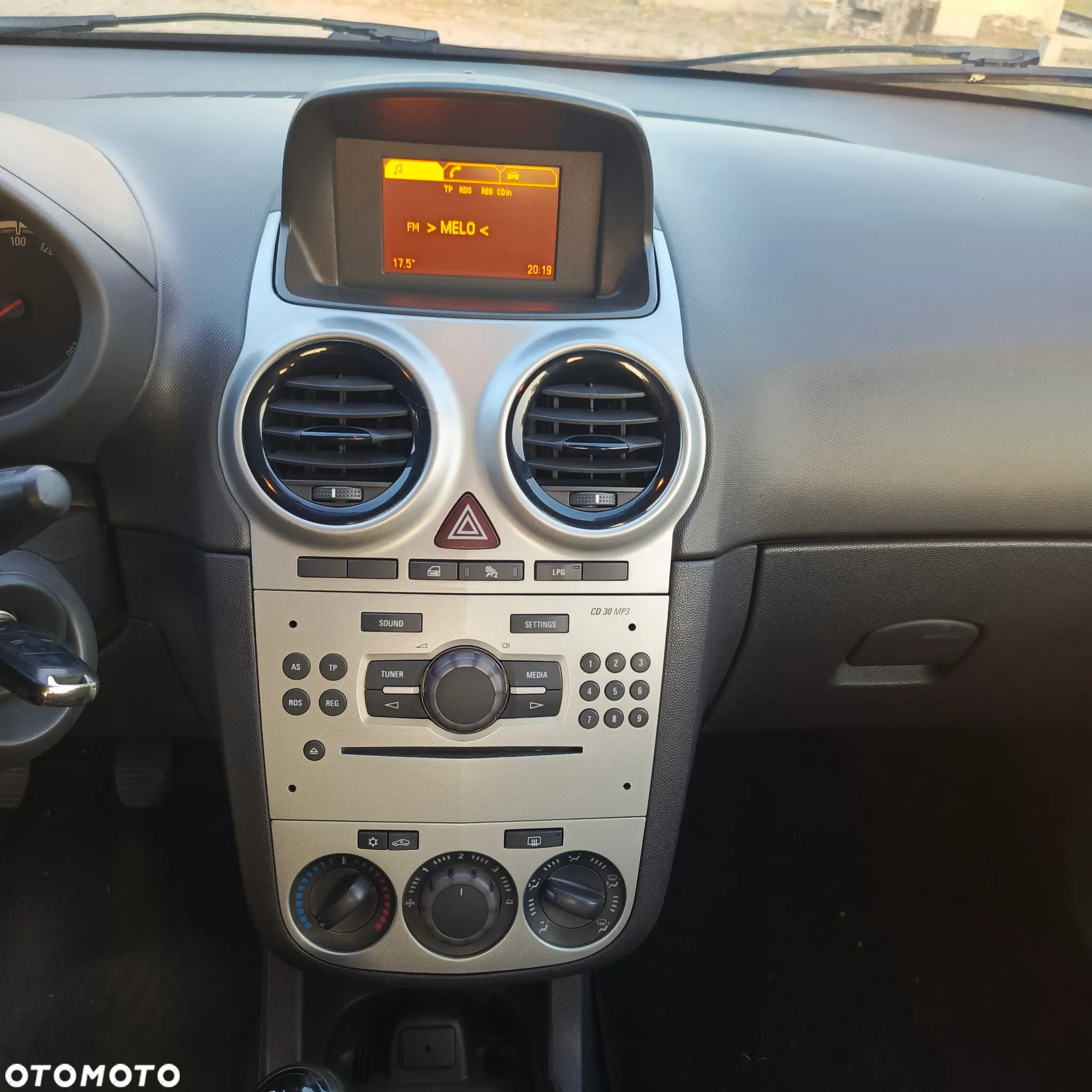 Opel Corsa - 11