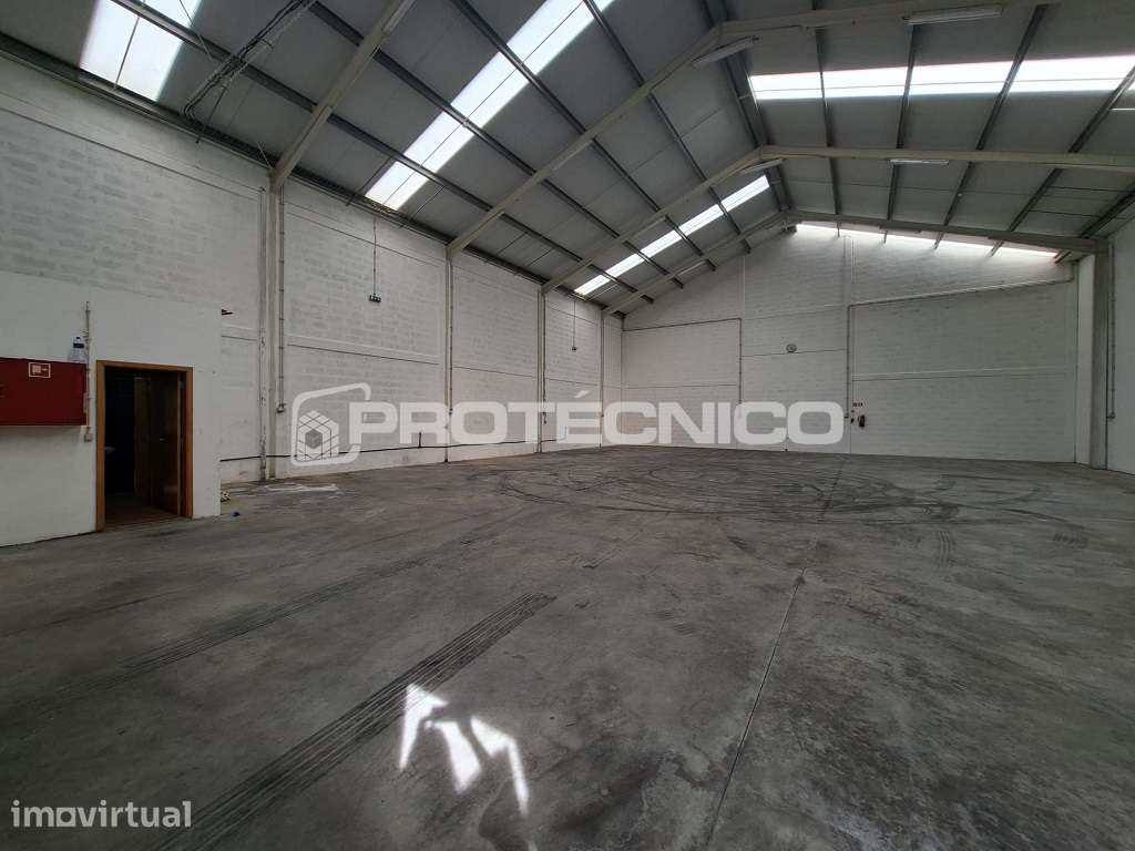 Armazém para arrendamento | 388 m² | Aveiro - Grande imagem: 2/7
