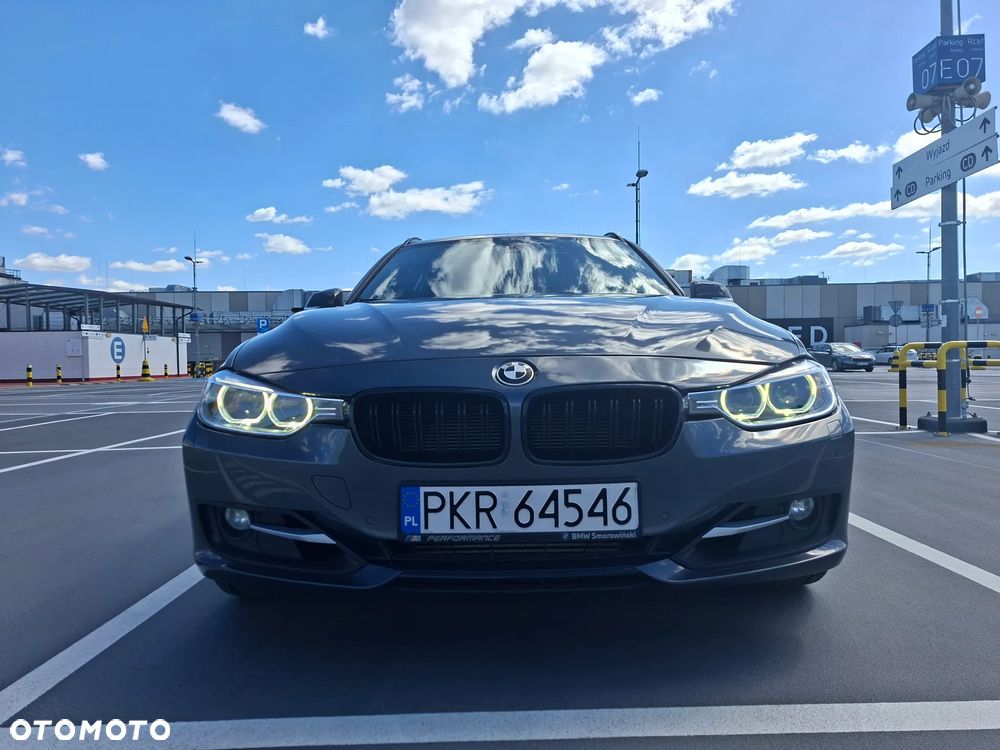 BMW Seria 3 328i Sport Line - 4