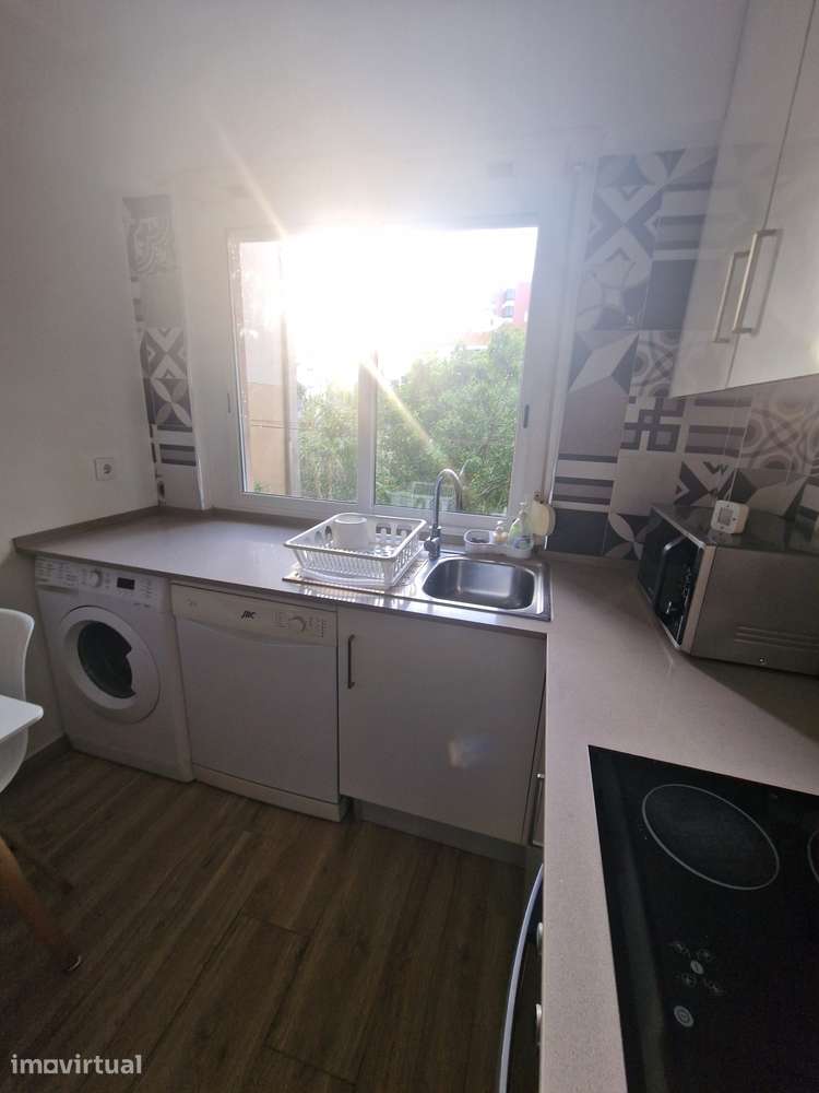 T1+1 | Totalmente Remodelado | ZONA SOSSEGADA | Venteira | Amadora - Grande imagem: 3/17