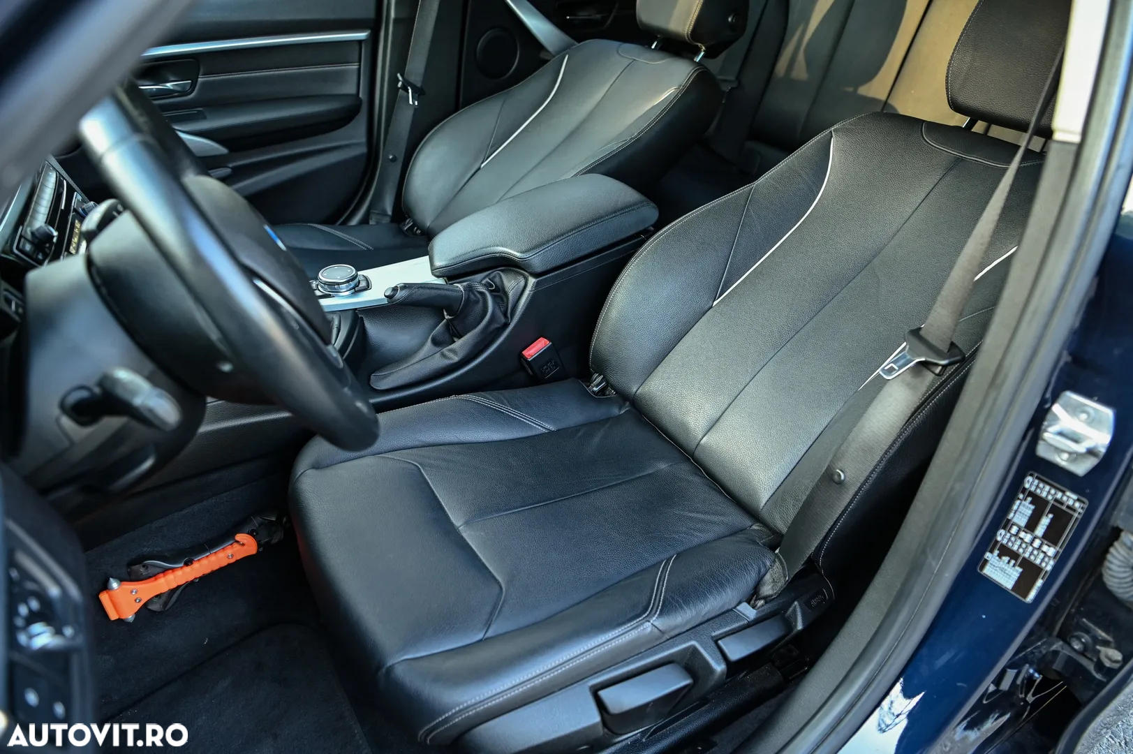 BMW Seria 3 318d Touring Luxury Line - 17