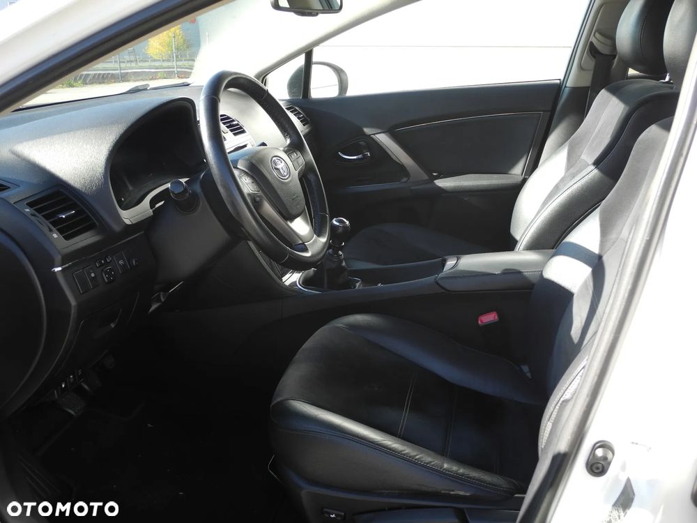 Toyota Avensis 2.0 D-4D Premium - 6