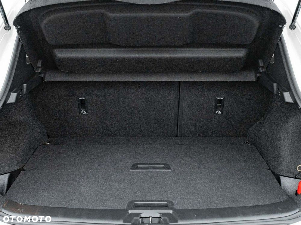 Nissan Qashqai 1.3 DIG-T N-Connecta DCT - 27