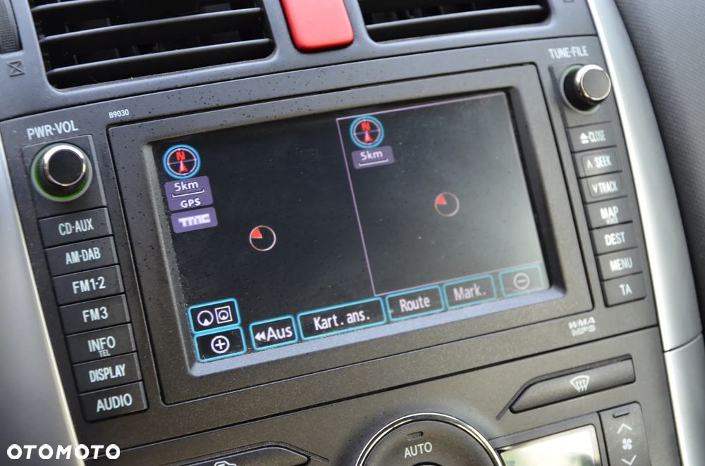 Toyota Auris - 25