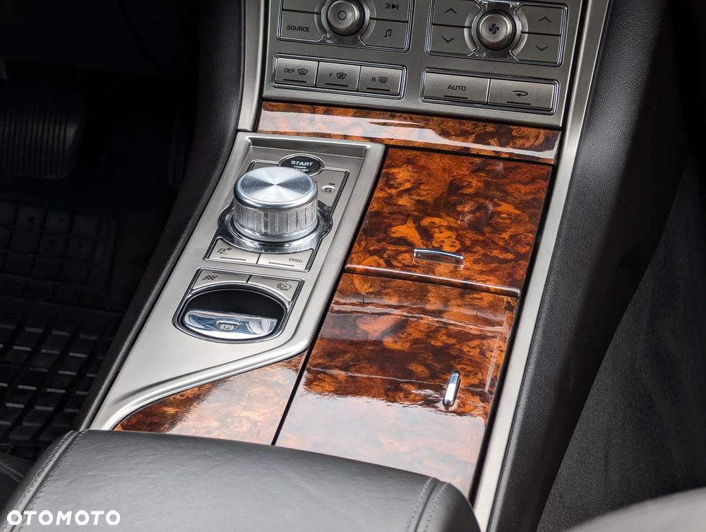 Jaguar XF 3.0 V6 S Luxury - 28