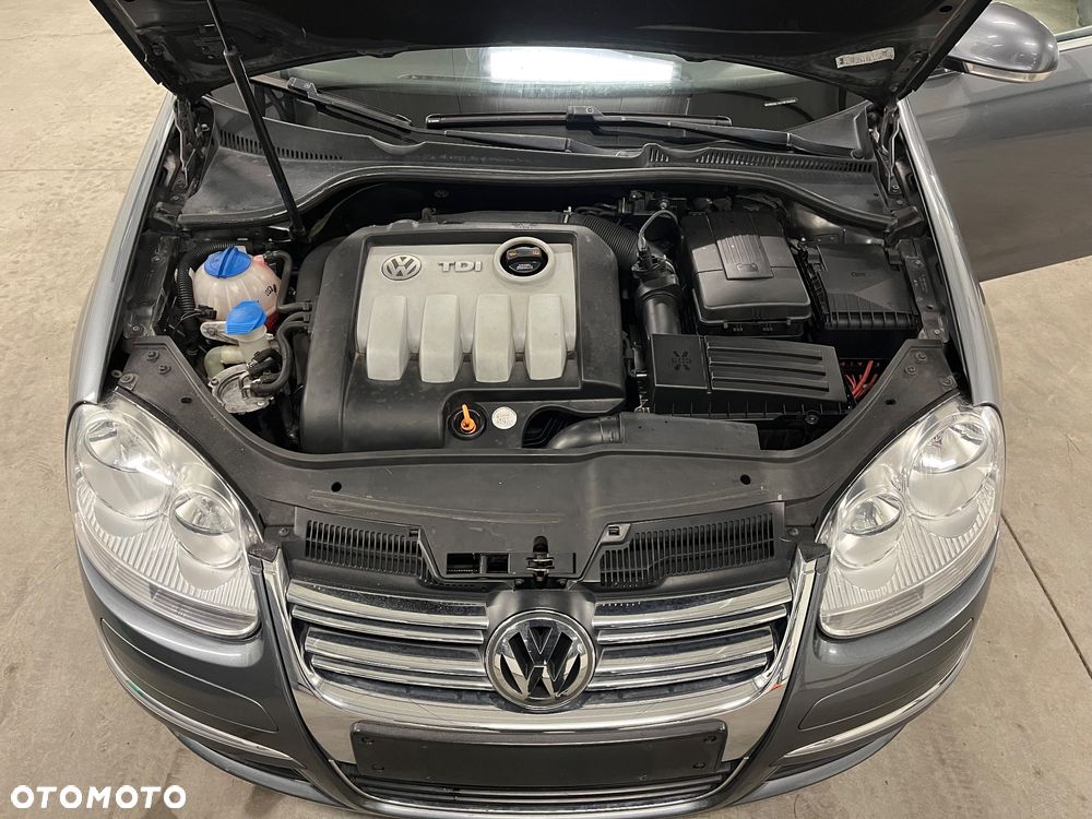 Volkswagen Jetta 1.9 TDI DPF Comfortline - 28