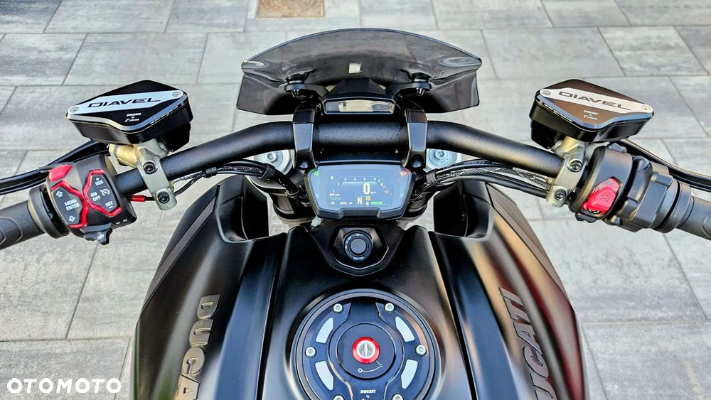 Ducati Diavel - 12