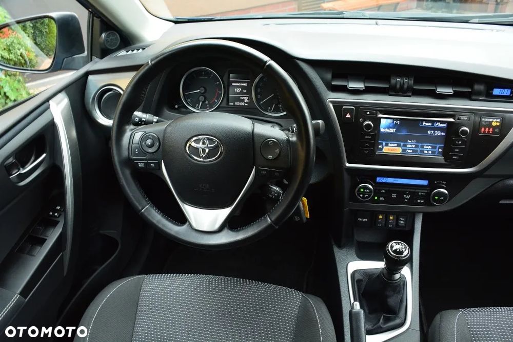 Toyota Auris 1.6 Premium Comfort - 24