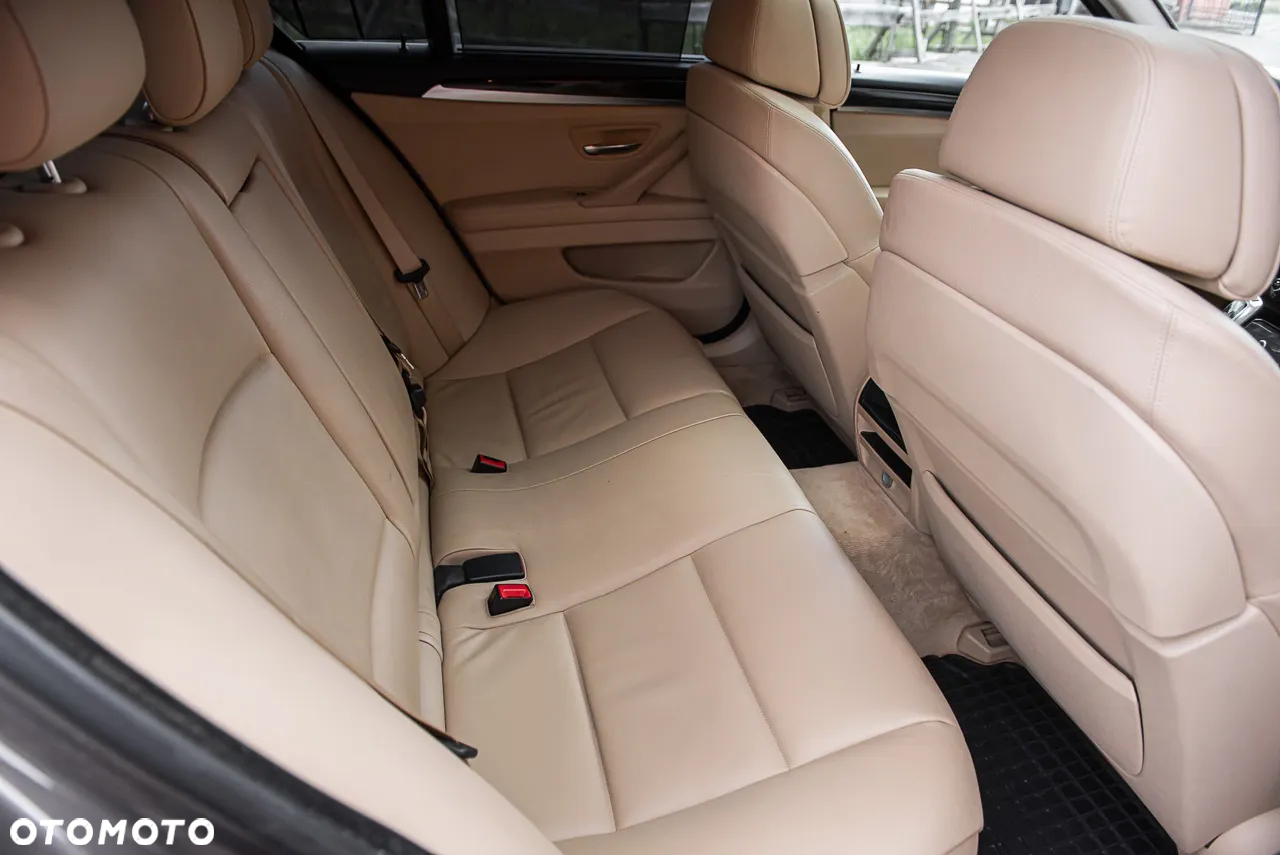 BMW Seria 5 520d Luxury Line - 33