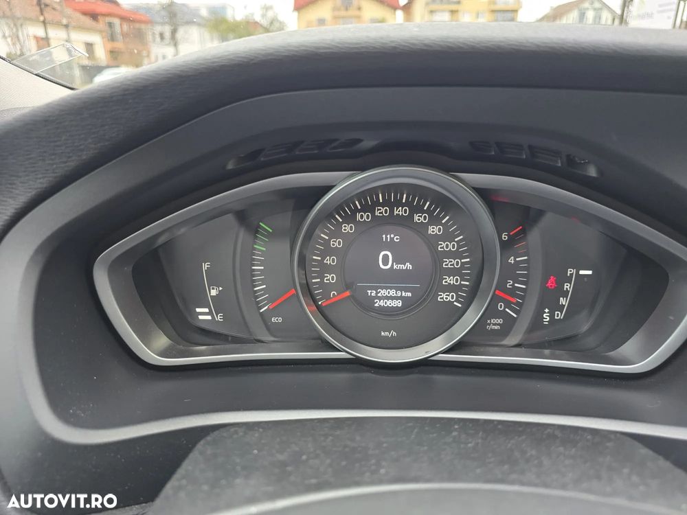 Volvo V40 D2 ECO Aut. Summum - 8