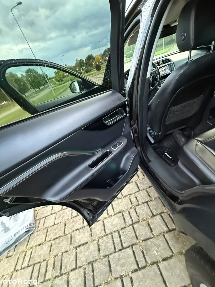 Jaguar F-Pace 2.0 i4D RWD Prestige - 18