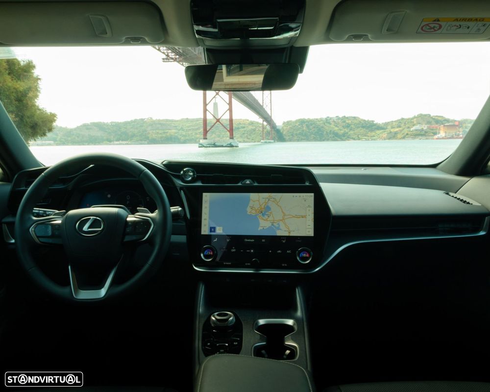 Lexus RZ 450e Premium Monotone c/ mala elétrica - 9