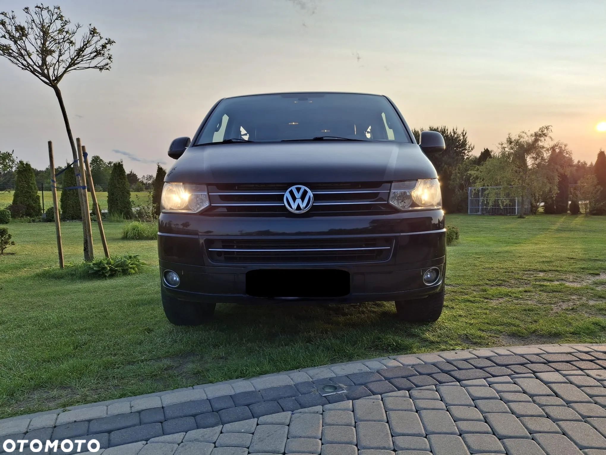 Volkswagen Multivan - 1