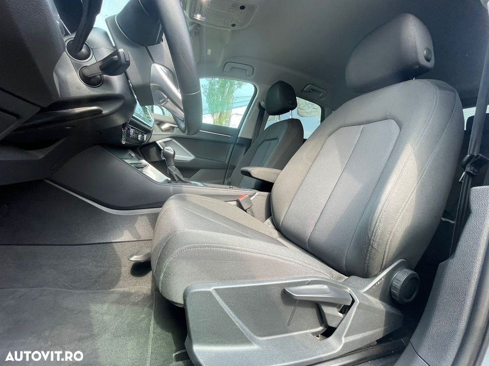 Audi Q3 2.0 40 TDI quattro S tronic Basic - 9