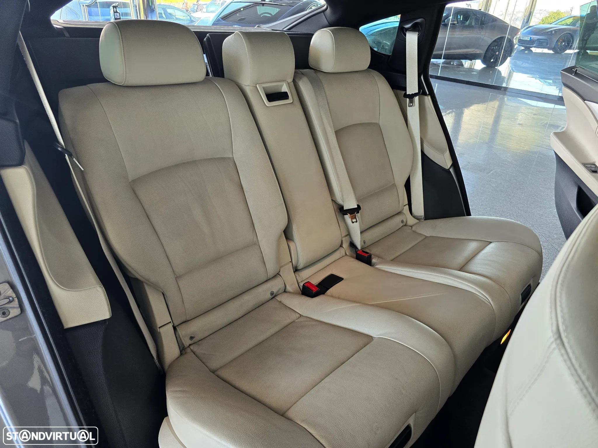 BMW 530 Gran Turismo - 12