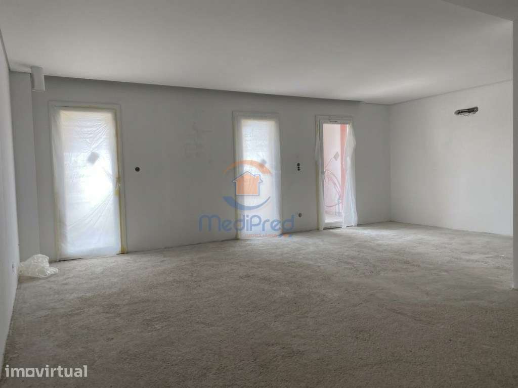 Apartamento T2 NOVO, com Varanda (22 m2) e 1 Parqueamento | Caneças - Grande imagem: 2/71